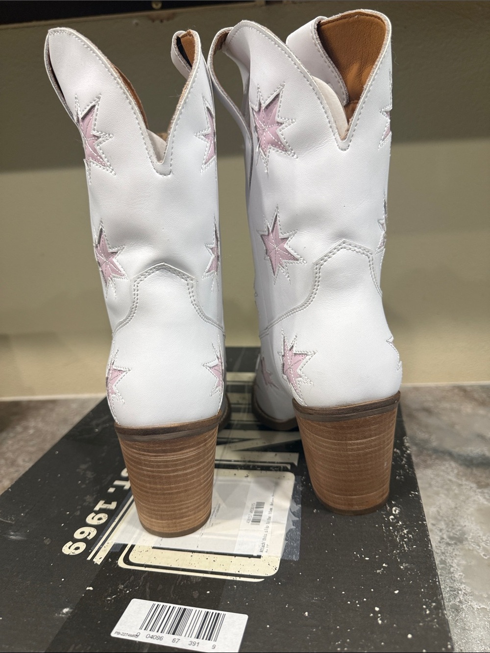 dingo White Western Heeled Boots with Pink Star Accents - Picture 3 of 5